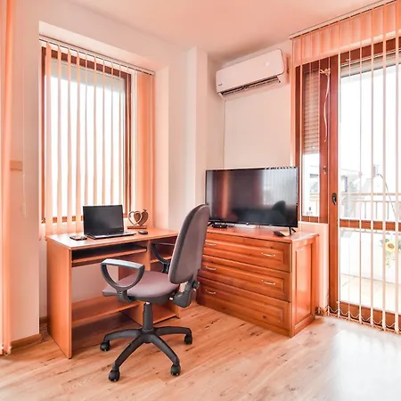 Thermae, Steps From The Sea With Free Parking Apartament