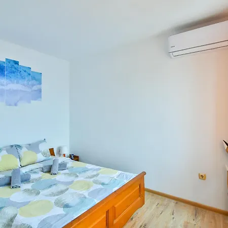 Thermae, Steps From The Sea With Free Parking * 瓦爾納