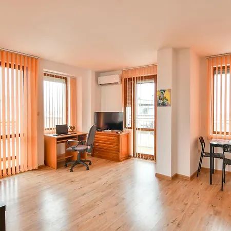 Thermae, Steps From The Sea With Free Parking 公寓 瓦爾納