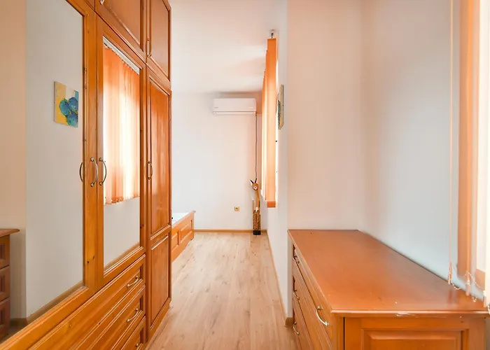 Apartment Thermae, Steps From The Sea With Free Parking *