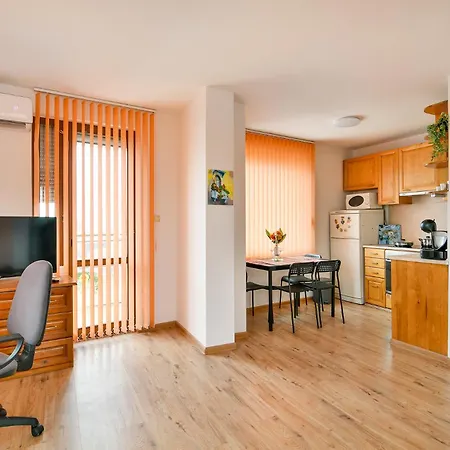 Lejlighed Thermae, Steps From The Sea With Free Parking *