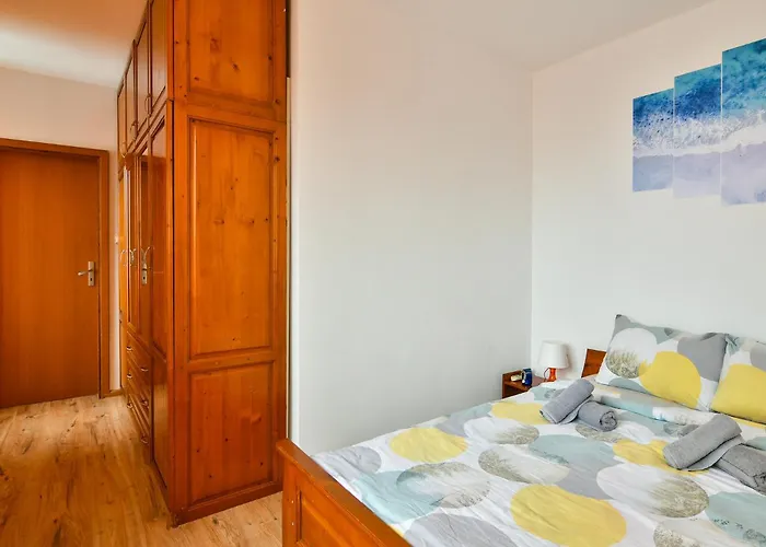 Thermae, Steps From The Sea With Free Parking Апартаменты